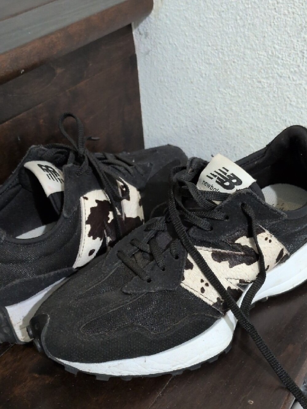 New Balance Black & White Casual Runner Shoes - Picture 4 of 6